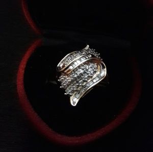 10k vintage solid Yellow Gold ring with diamond's
